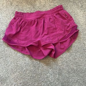 lululemon 2 inch shorts